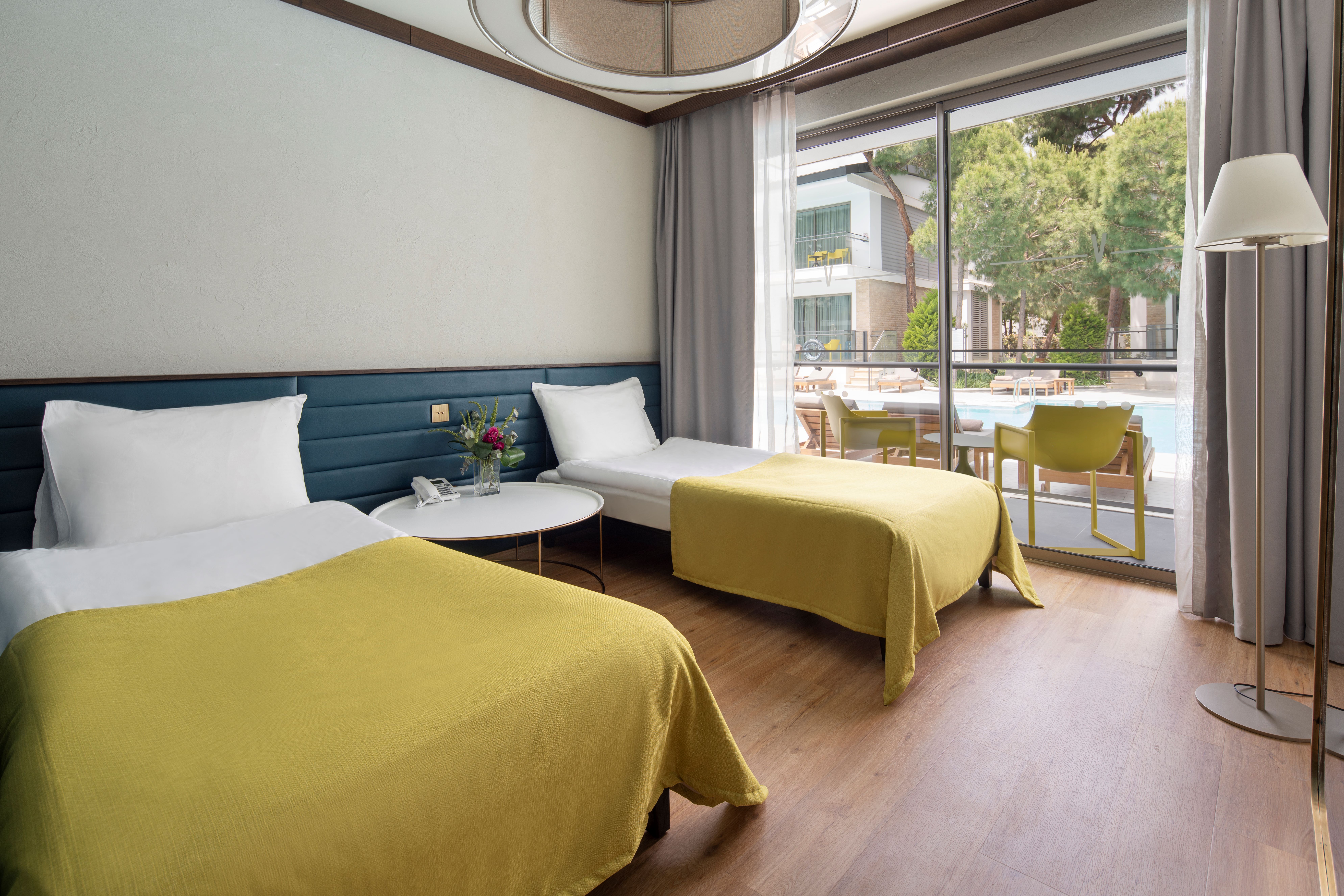 Laguna Duplex Swim-Up Quad