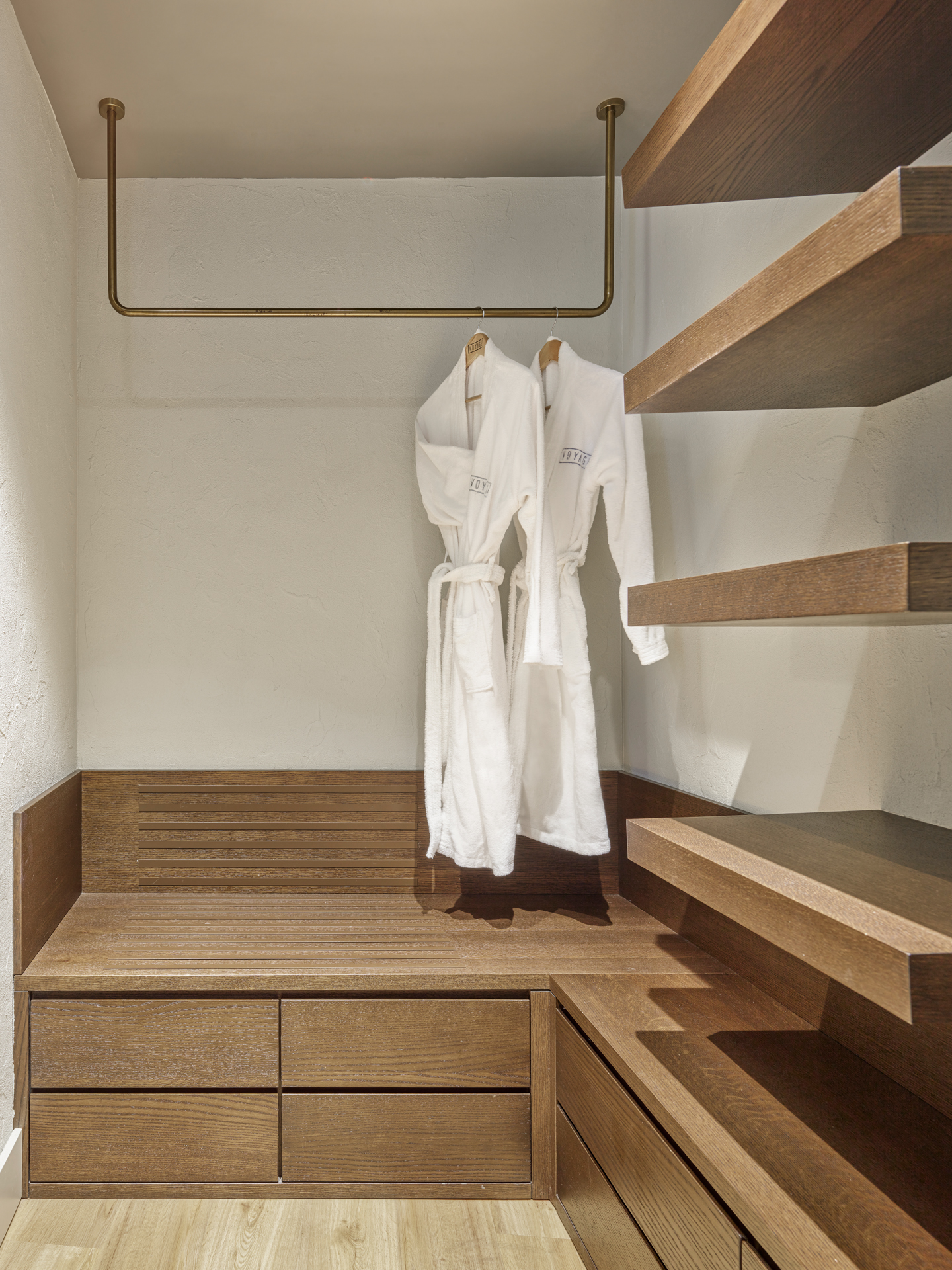 B Block Family Land 5 Person