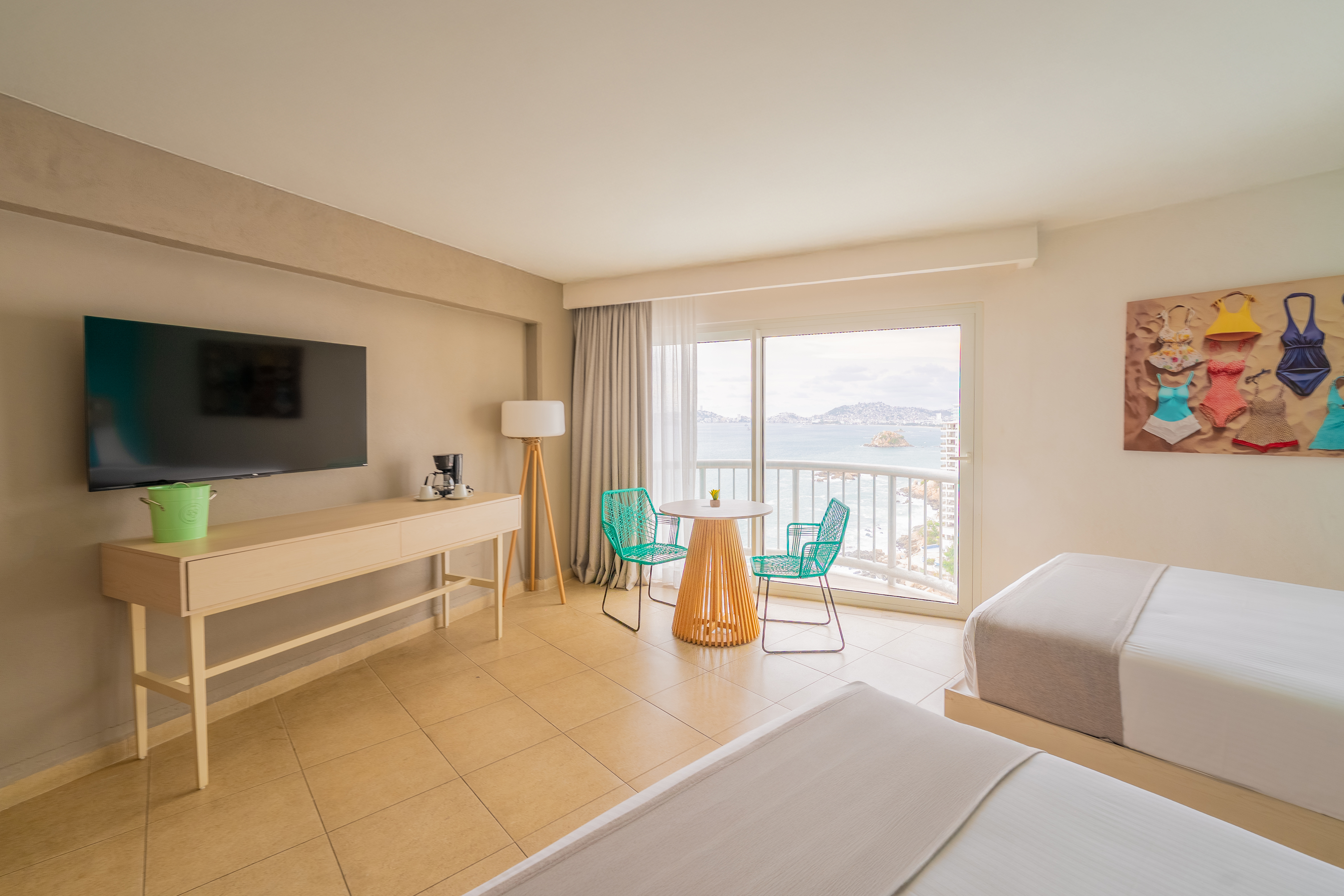 Confort King Partial Ocean View