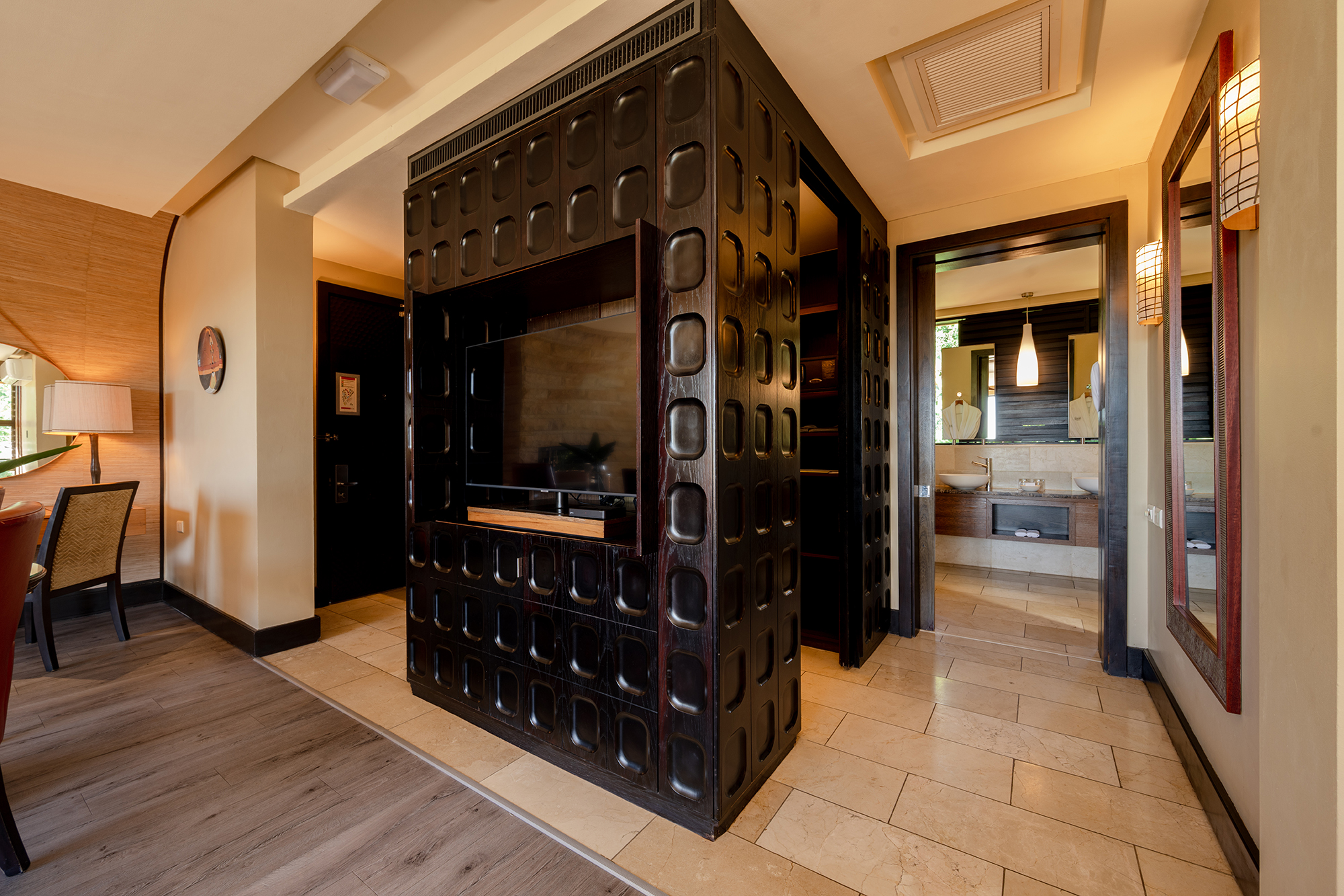 Sky Large Suite - 1
